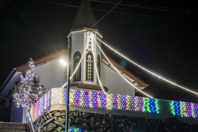 冷水教会（長崎県上五島町）のクリスマスイルミネーション