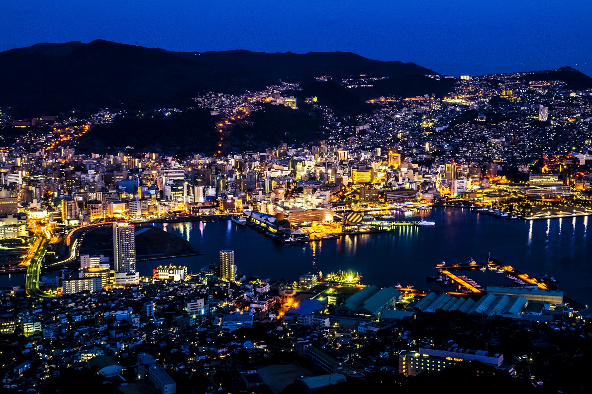 夜の稲佐山【観光サイト並の写真を撮るテクニック】~三脚なしでOK 夜の稲佐山【観光サイト並の写真を撮るテクニック】~三脚なしでOK