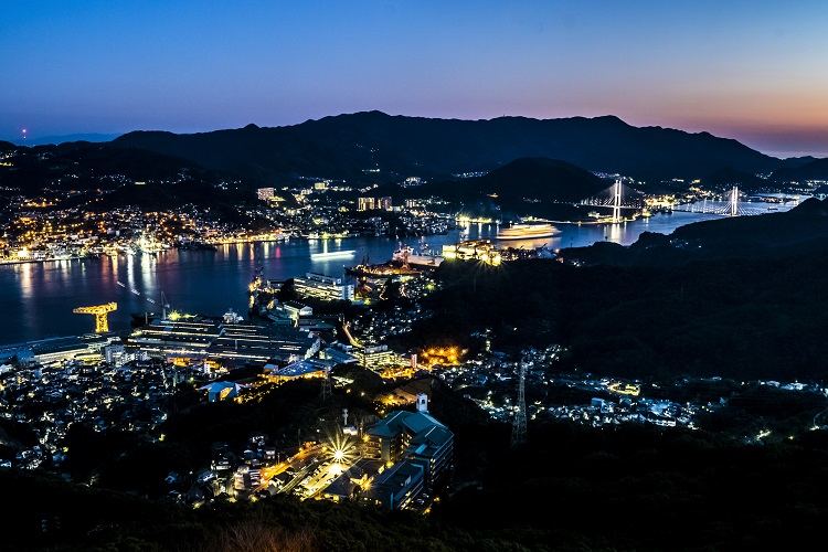 稲佐山山頂展望台 「ビュータワー」からの長崎の夜景