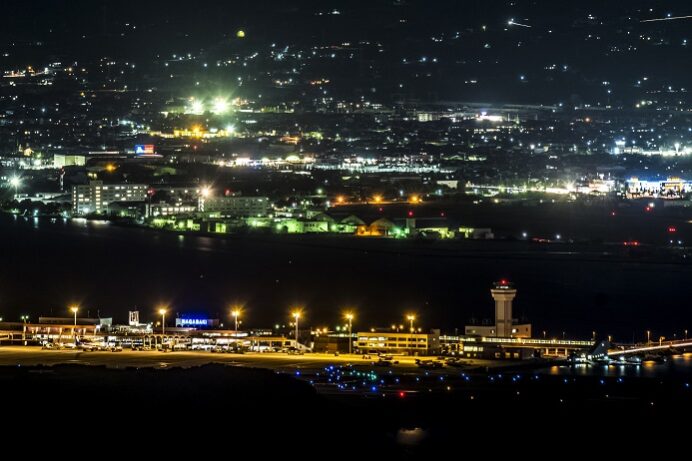 琴ノ尾公園の夜景【車内から見れる！】～まるで映画のワンシーン