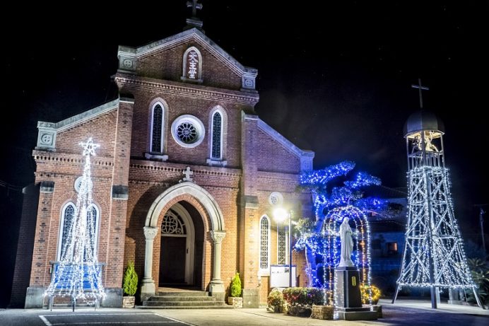 青砂ヶ浦天主堂（長崎県上五島町）のクリスマスイルミネーション