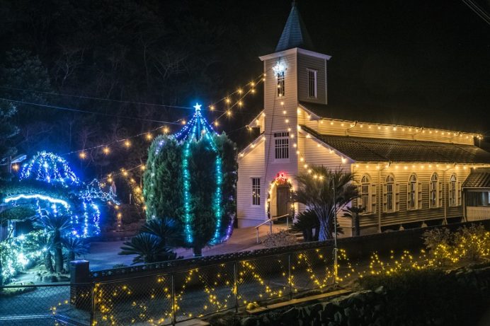 中ノ浦教会（長崎県上五島町）のクリスマスイルミネーション