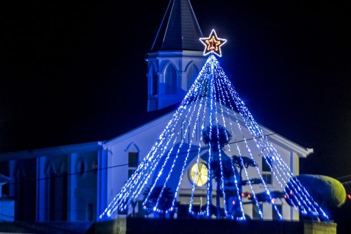 丸尾教会（長崎県上五島町）のクリスマスイルミネーション