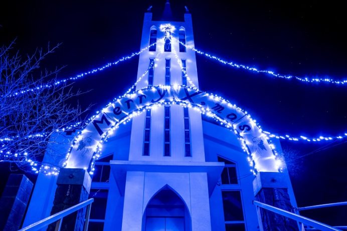桐教会（長崎県上五島町）のクリスマスイルミネーション