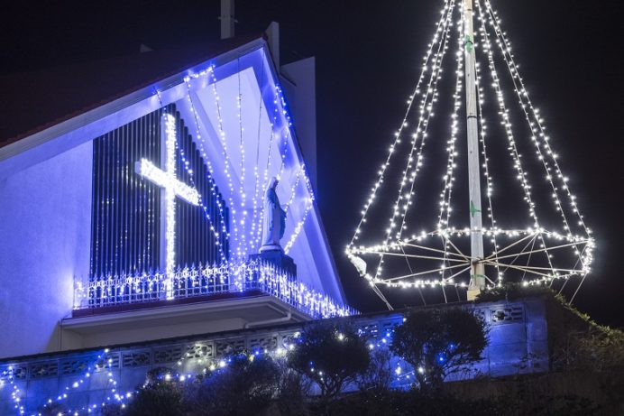 曽根教会（長崎県上五島町）のクリスマスイルミネーション