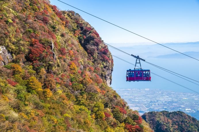 雲仙岳登山道（長崎県島原半島）、妙見岳の紅葉