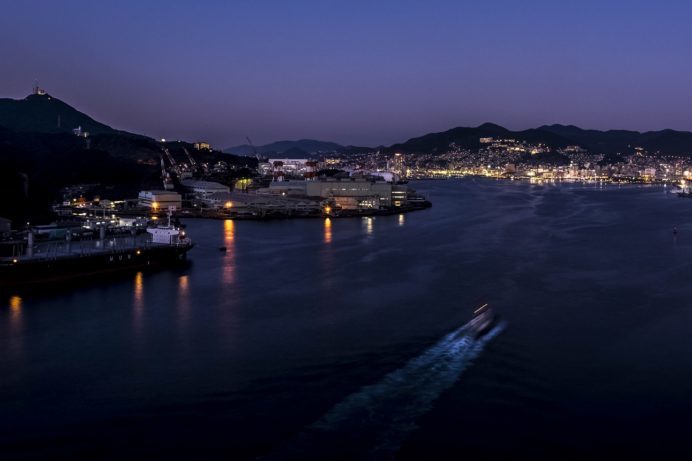 女神大橋からの新世界三大夜景認定、長崎の夜景