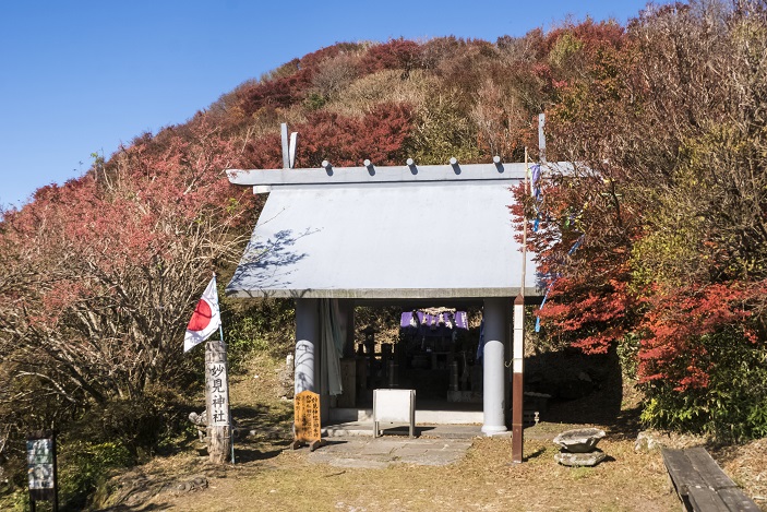 雲仙岳登山道（長崎県島原半島）、妙見神社の紅葉