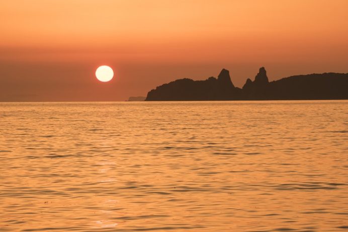 かきどまり弁天白浜海水浴場(長崎市)の夕日