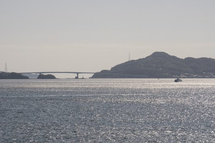 カトリック神ノ島教会（長崎市）の岬のマリア像、ドンク岩