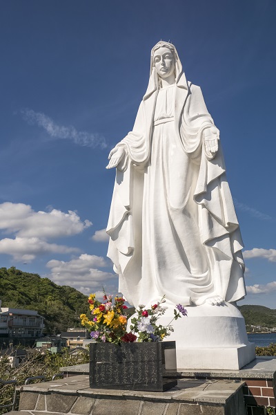 カトリック神ノ島教会（長崎市）の岬のマリア像