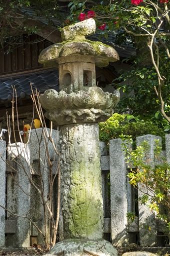 松森天満宮（松森神社）、長崎市上西山町、松竹梅の石灯籠 (上から「梅」「松」そして土台が「竹」)