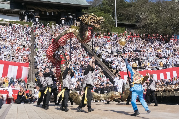 鎮西大社 諏訪神社(長崎市上西山町)の長崎くんち、籠町「龍踊」