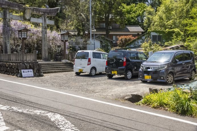 藤山神社（長崎県佐世保市）の藤（フジ）の駐車場