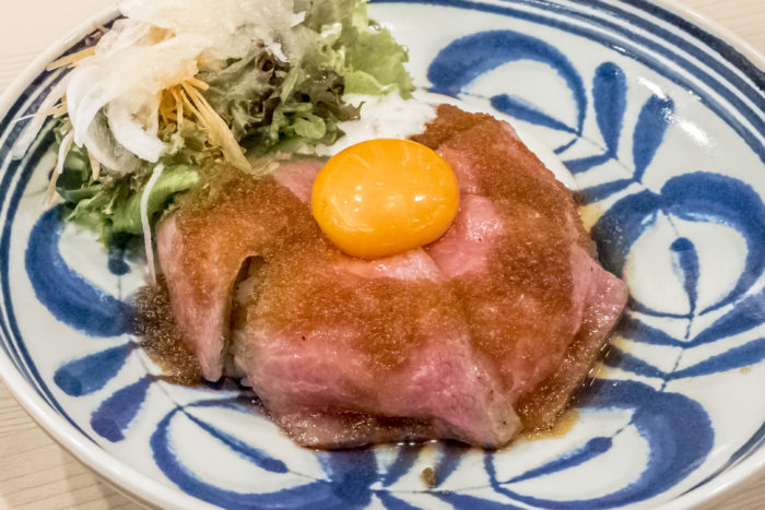 長崎和牛が美味しい店～ 大阪屋（長崎駅かもめ市場）、ローストビーフ丼（ランチ）