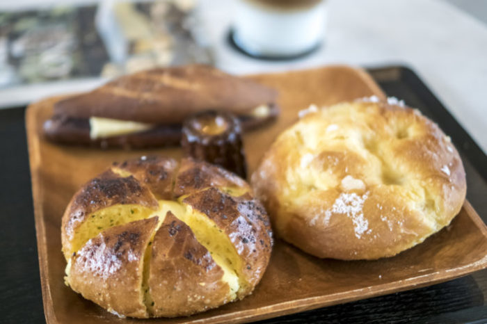 こだわり凄い【ヨーロッパ仕込みのパン】が初体験の味！「JUNE COFFEE 畦町店」