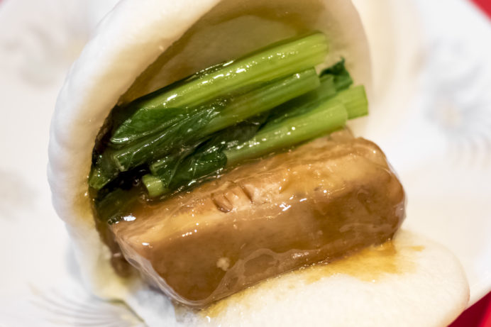 中国料理 王鶴（長崎新地中華街）、東坡肉 （トンポーロー／角煮饅頭）