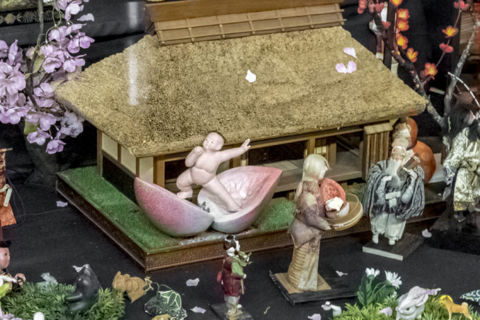 松浦史料博物館（平戸市鏡川町）、飯塚の座敷雛「春夏秋冬」